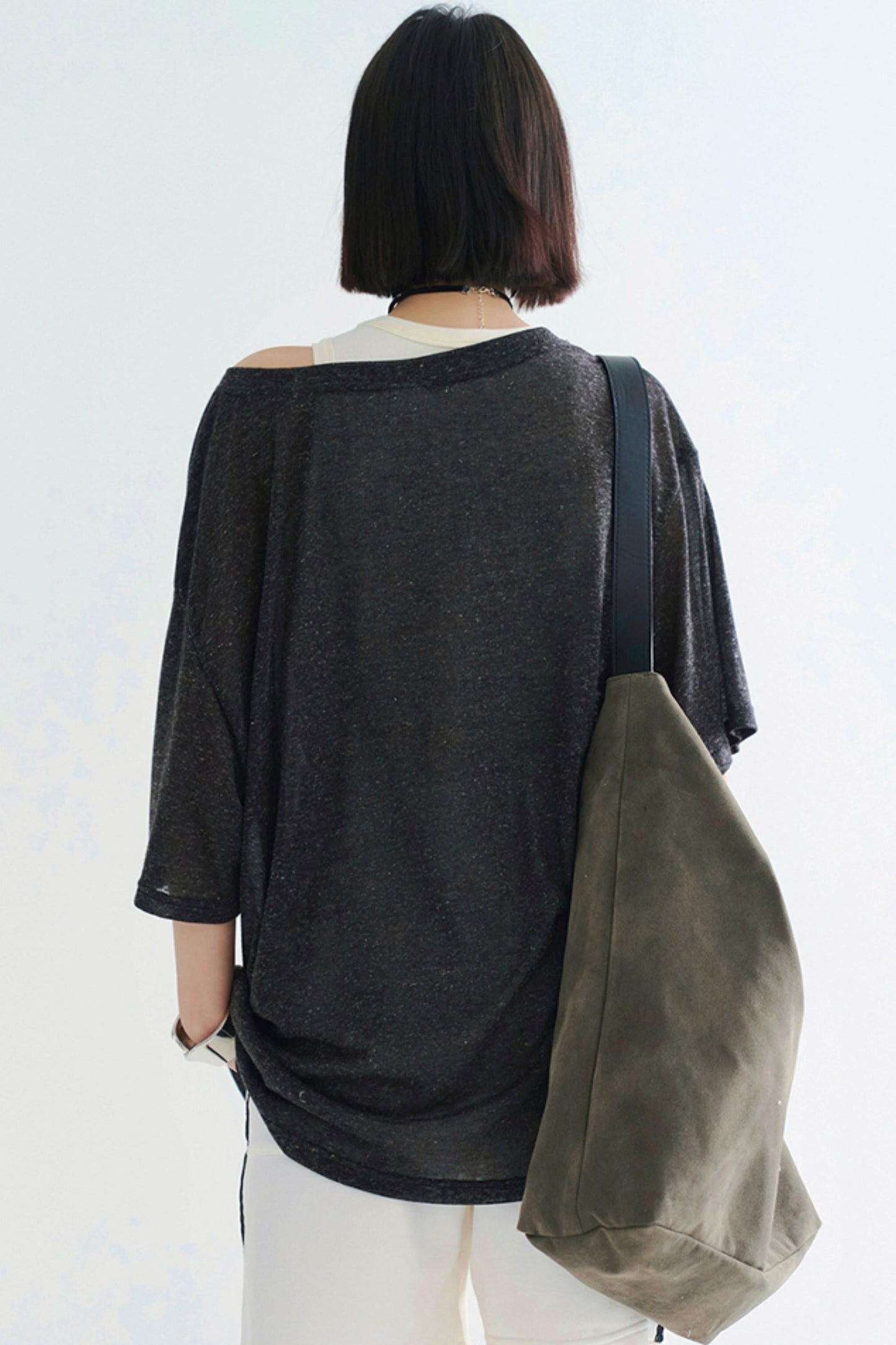 軽量シアーVネックTシャツ