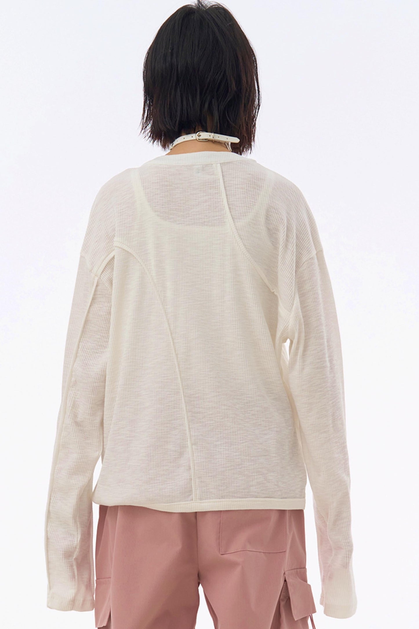 シャツスタイルのTシャツ、ストラップ付きレイヤード