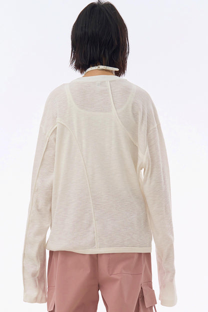 シャツスタイルのTシャツ、ストラップ付きレイヤード