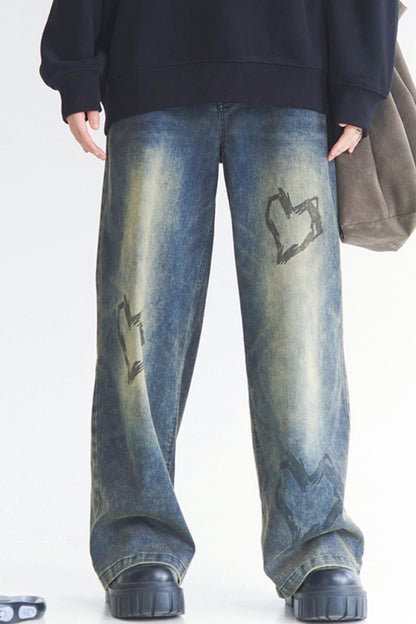 Street-Jeans im Herz-Print-Stil