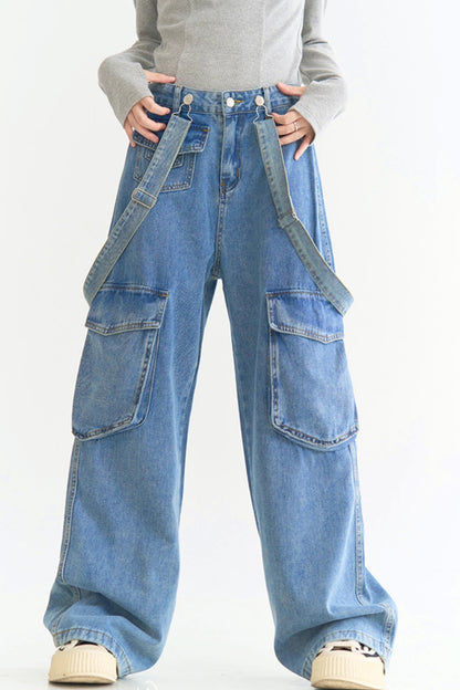 Jeans mit weitem Bein und Taschen