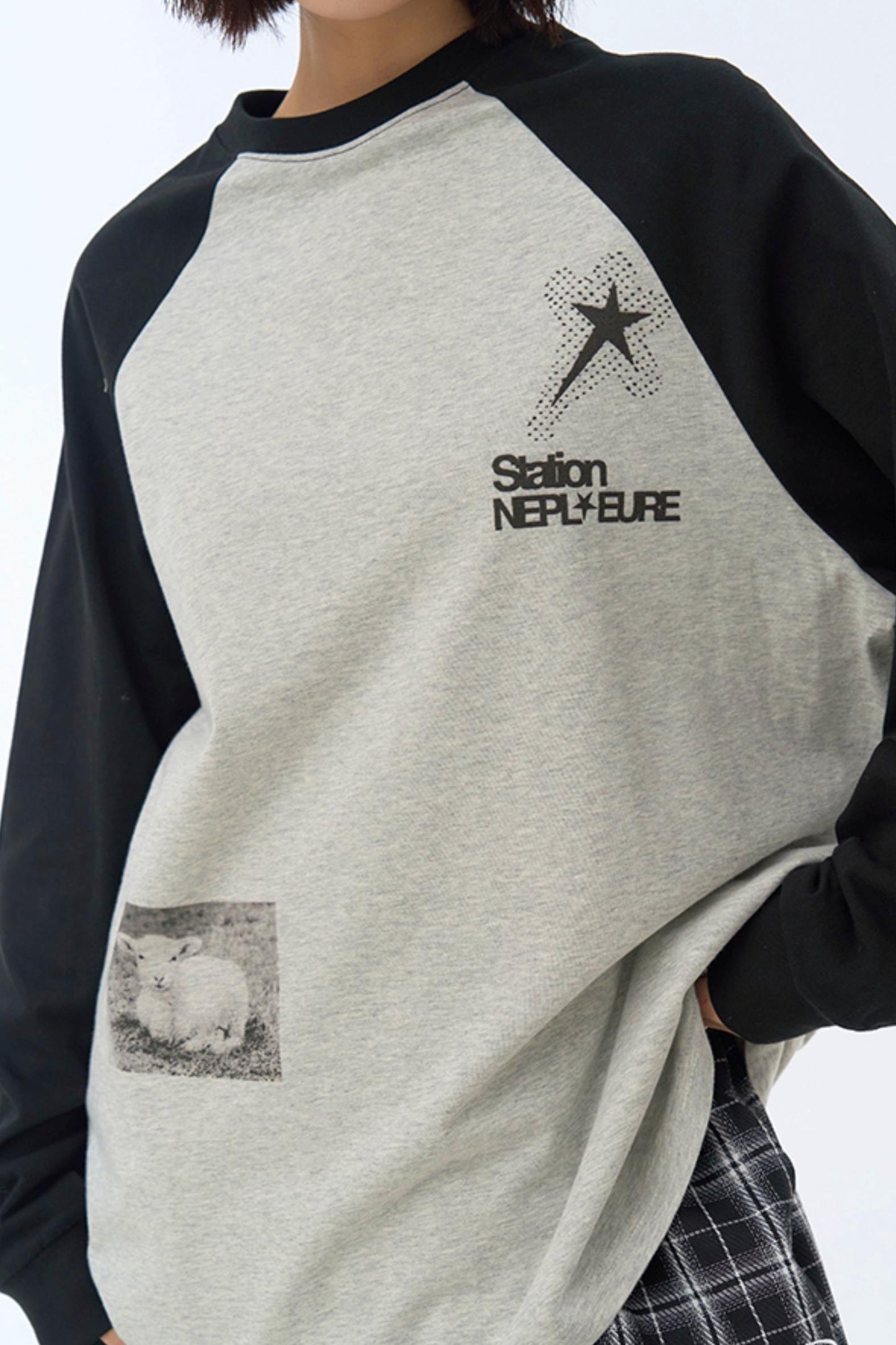 フィットスリーブルーズプリントロングTシャツ コリジョン