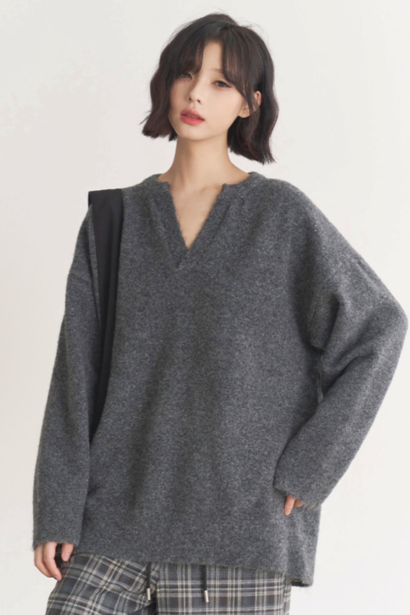 V-Ausschnitt Museum Pullover Damen Gravity Knit Loose