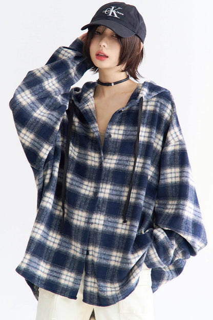 Schößchen-Kapuzenpullover mit Karomuster