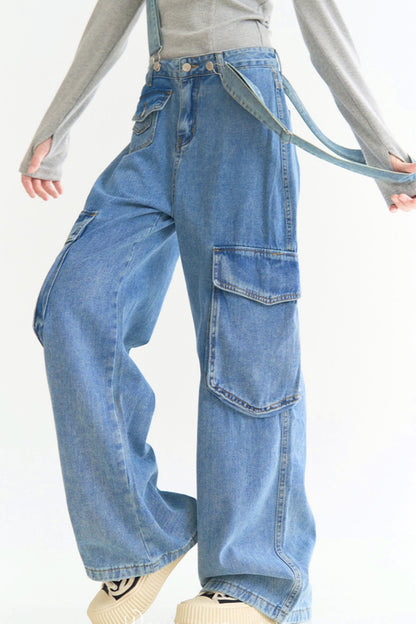 Jeans mit weitem Bein und Taschen