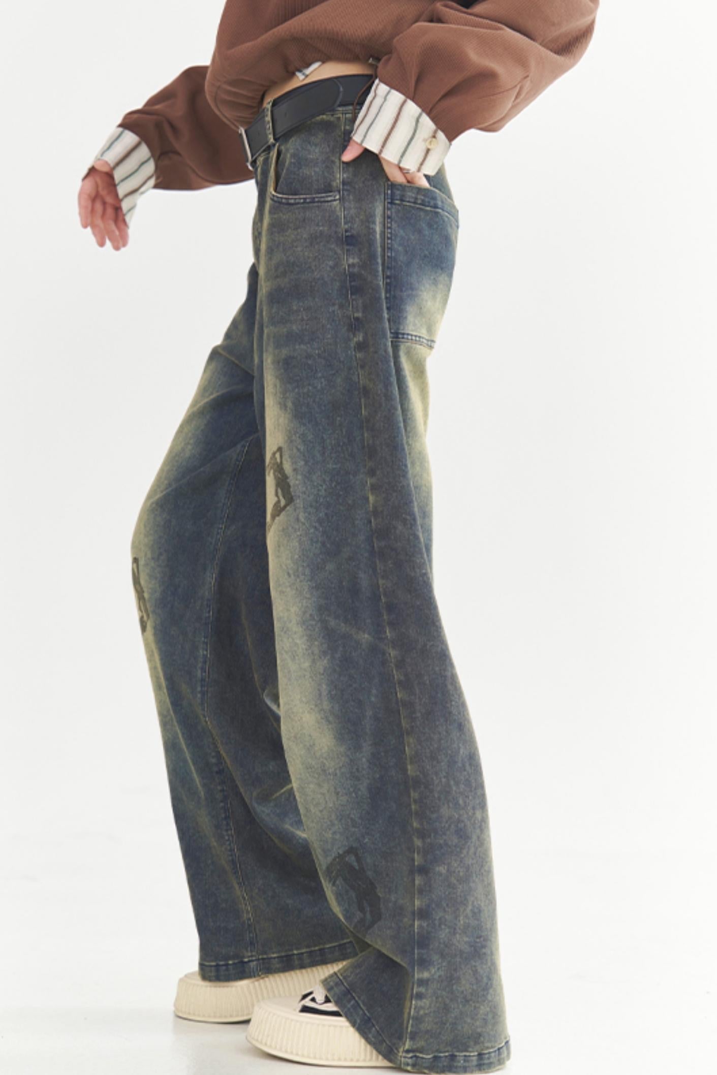 Street-Jeans im Herz-Print-Stil