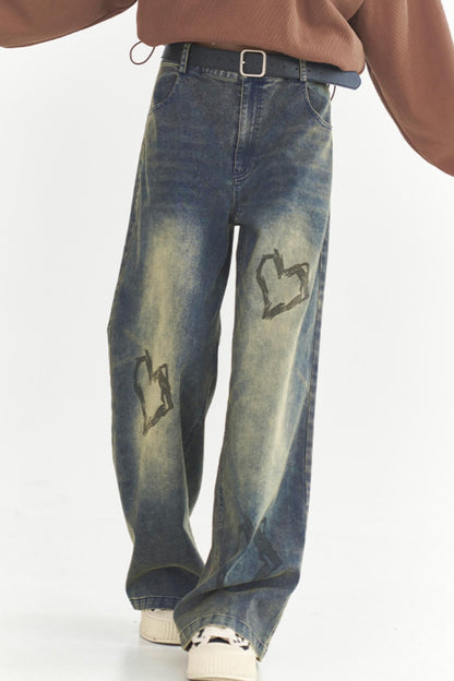 Street-Jeans im Herz-Print-Stil