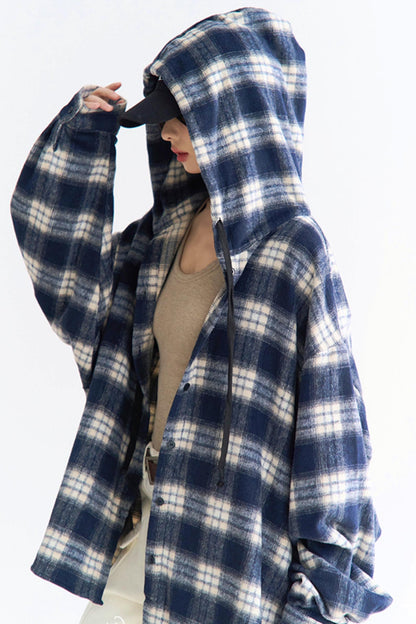 Schößchen-Kapuzenpullover mit Karomuster