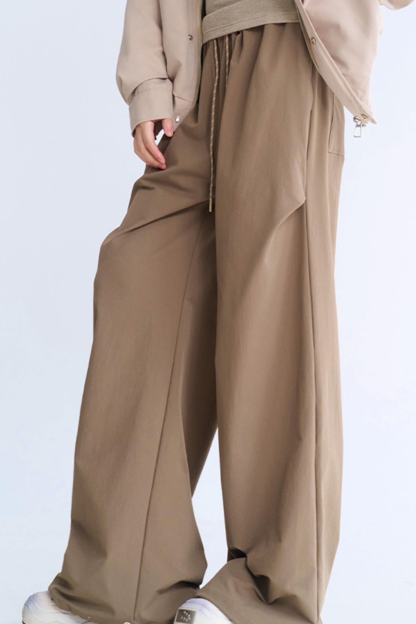 ミニマリストなワイドレッグカジュアルパンツ