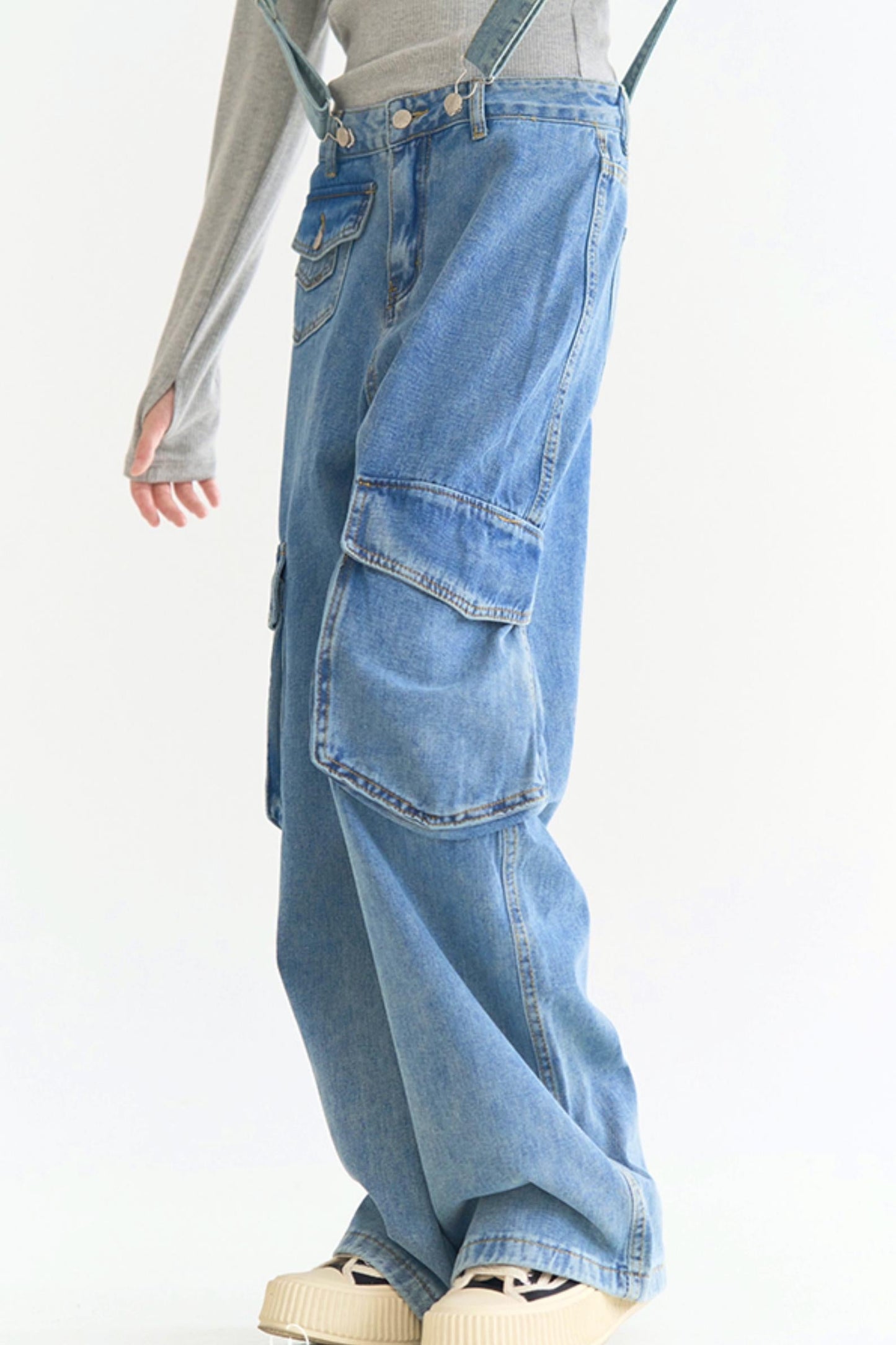 Jeans mit weitem Bein und Taschen