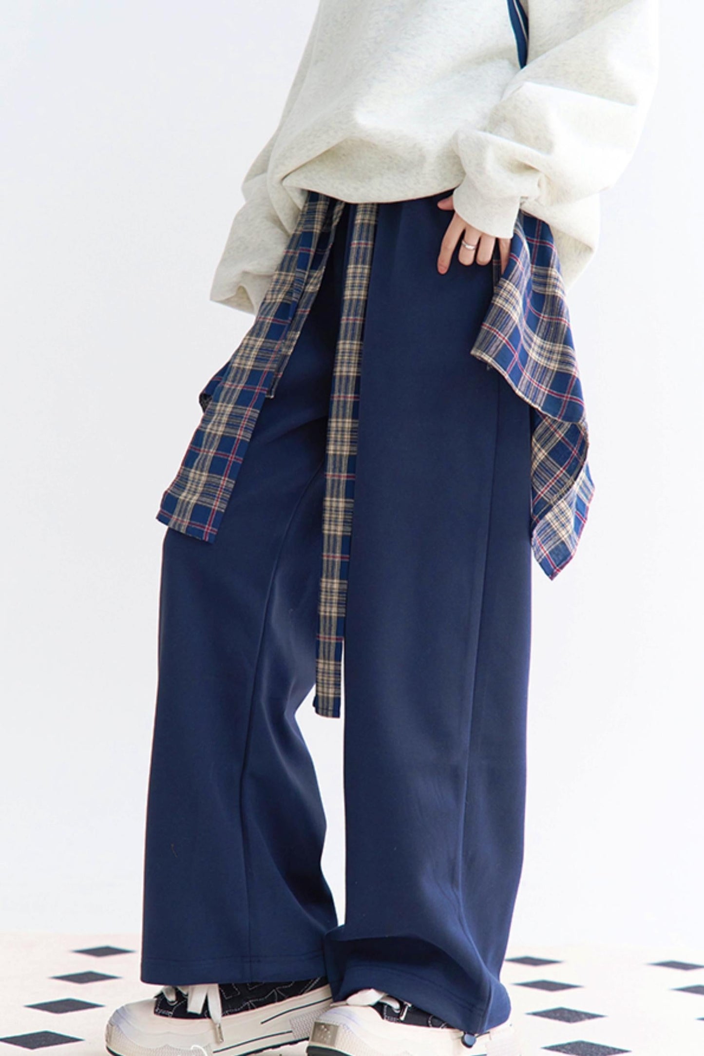 リラックスしたミニマリストスウェットパンツ