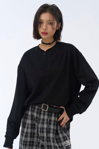 ミニマルなハーフボタンTシャツ