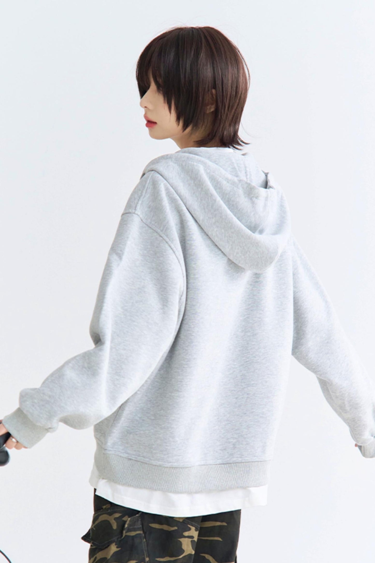 ユニセックスカジュアルパーカースタイル