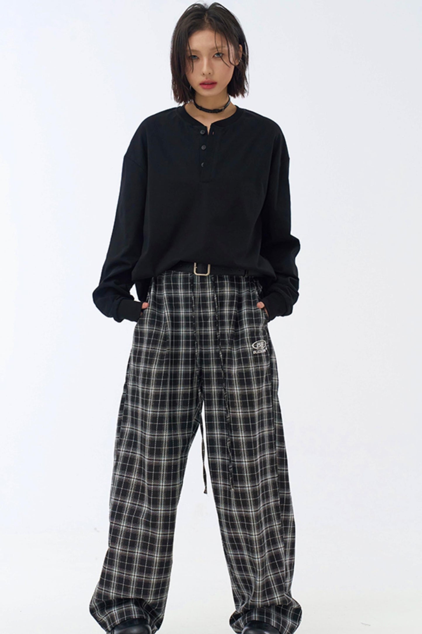 ミニマルなハーフボタンTシャツ