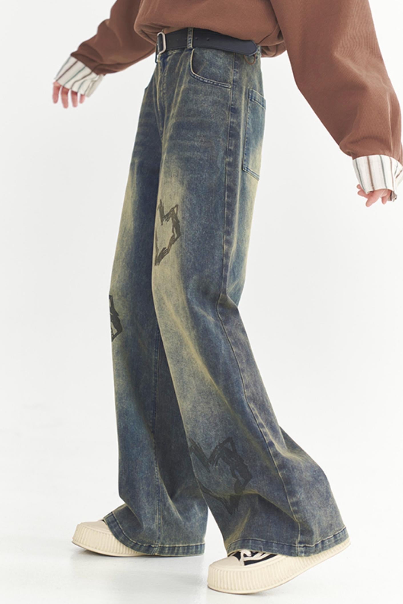 Street-Jeans im Herz-Print-Stil