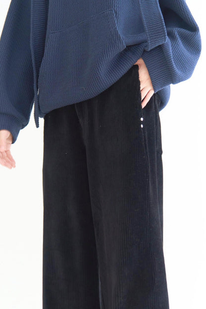 ミドルウェイトストレートパンツ