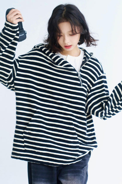 フード付きパンツセーターのセットアップ