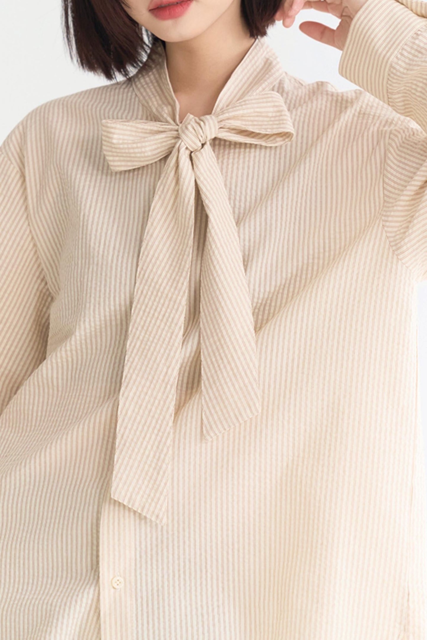 リラックスしたタイディテールシャツフィット