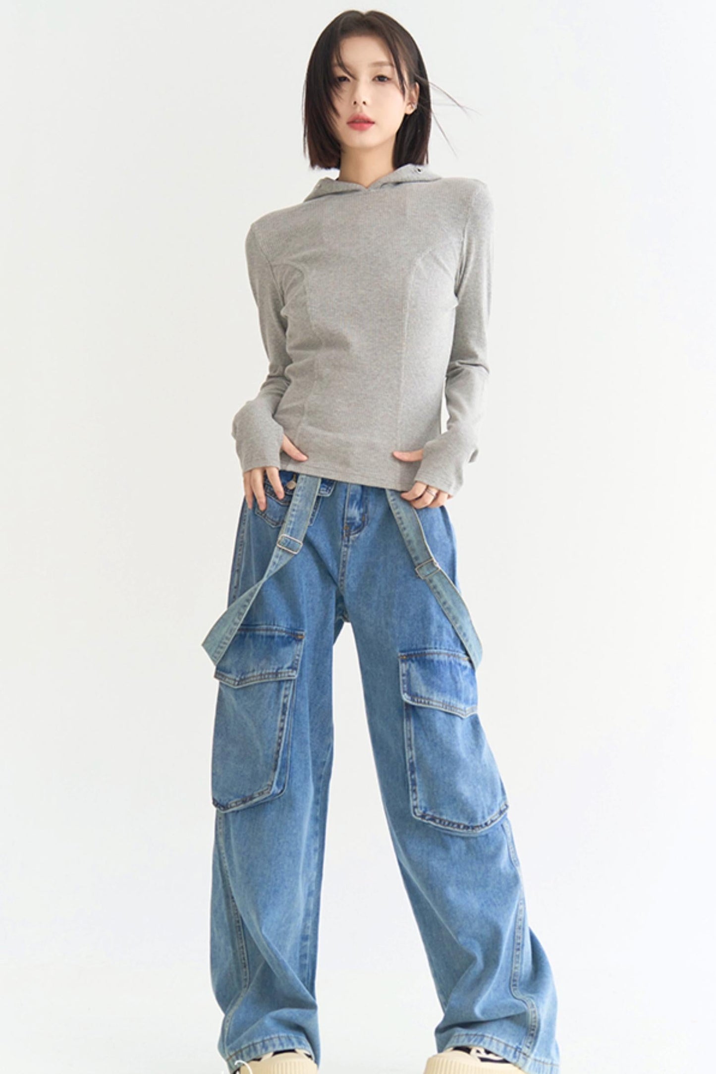 Jeans mit weitem Bein und Taschen