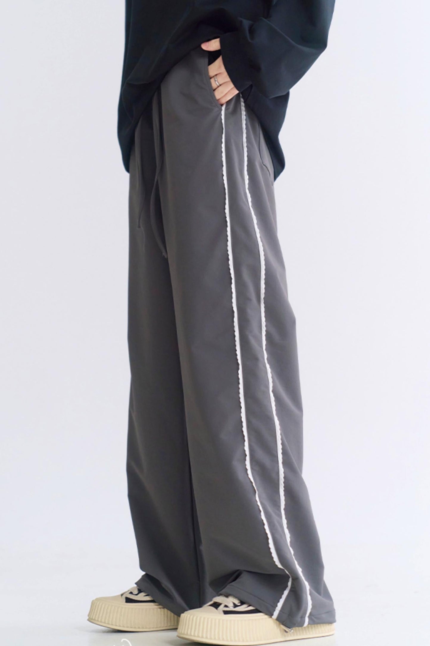 スポーティなレースのカジュアルスタイルパンツ