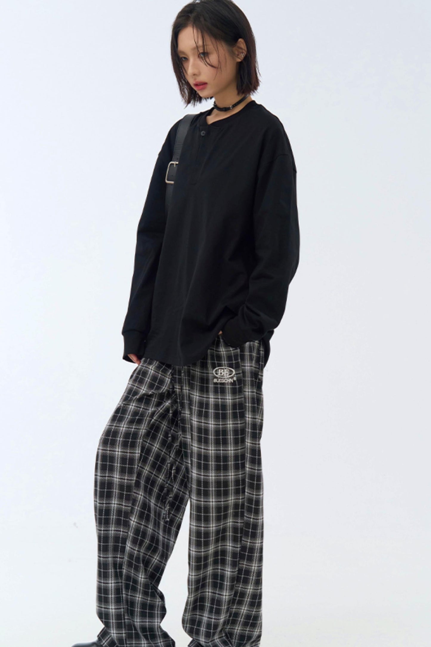 ミニマルなハーフボタンTシャツ