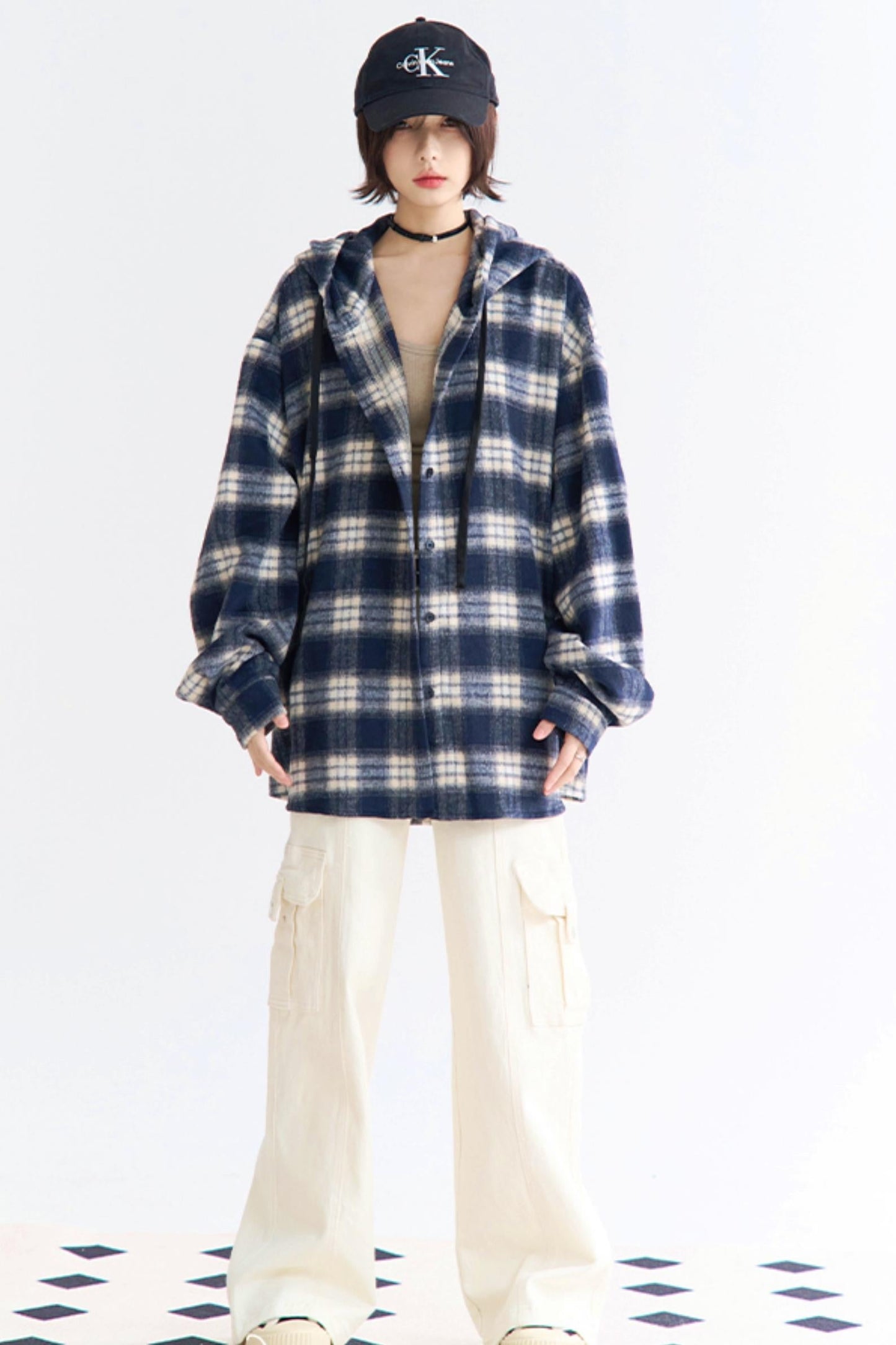 Schößchen-Kapuzenpullover mit Karomuster