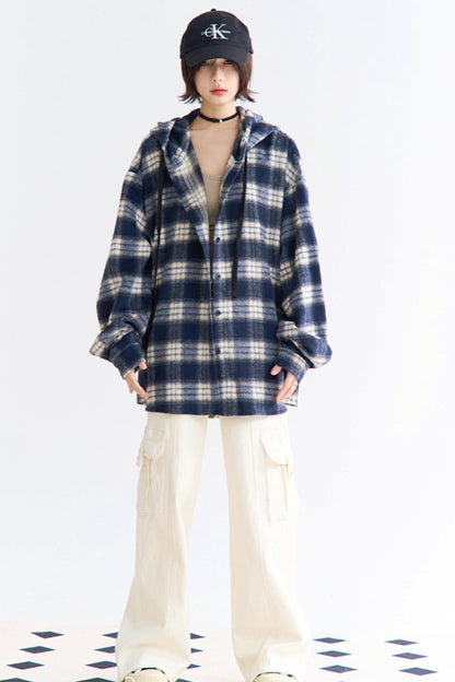 Schößchen-Kapuzenpullover mit Karomuster