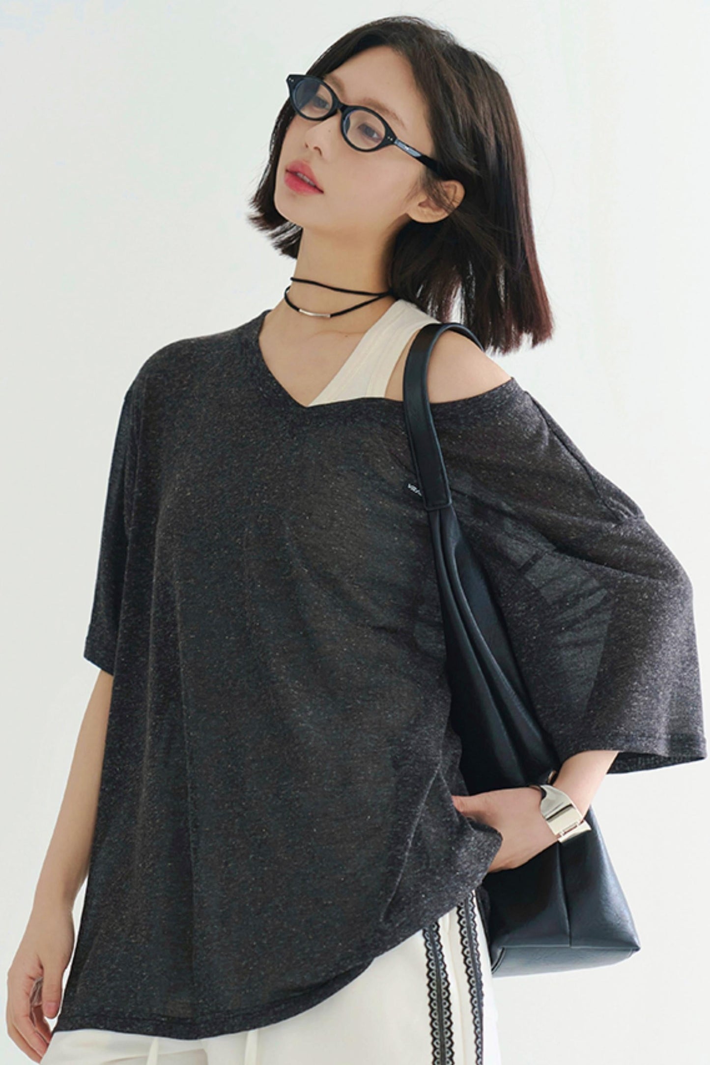 軽量シアーVネックTシャツ