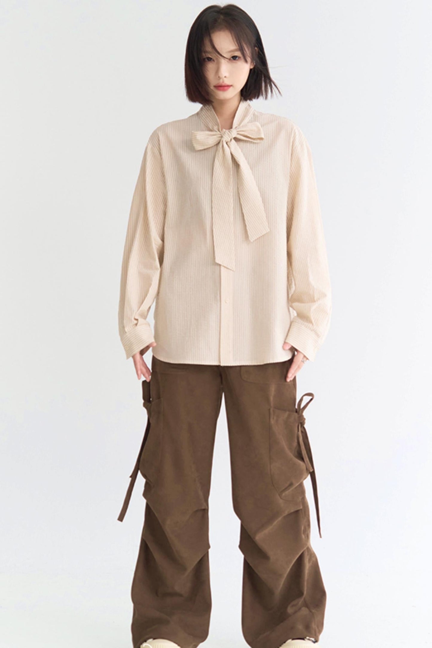 リラックスしたタイディテールシャツフィット