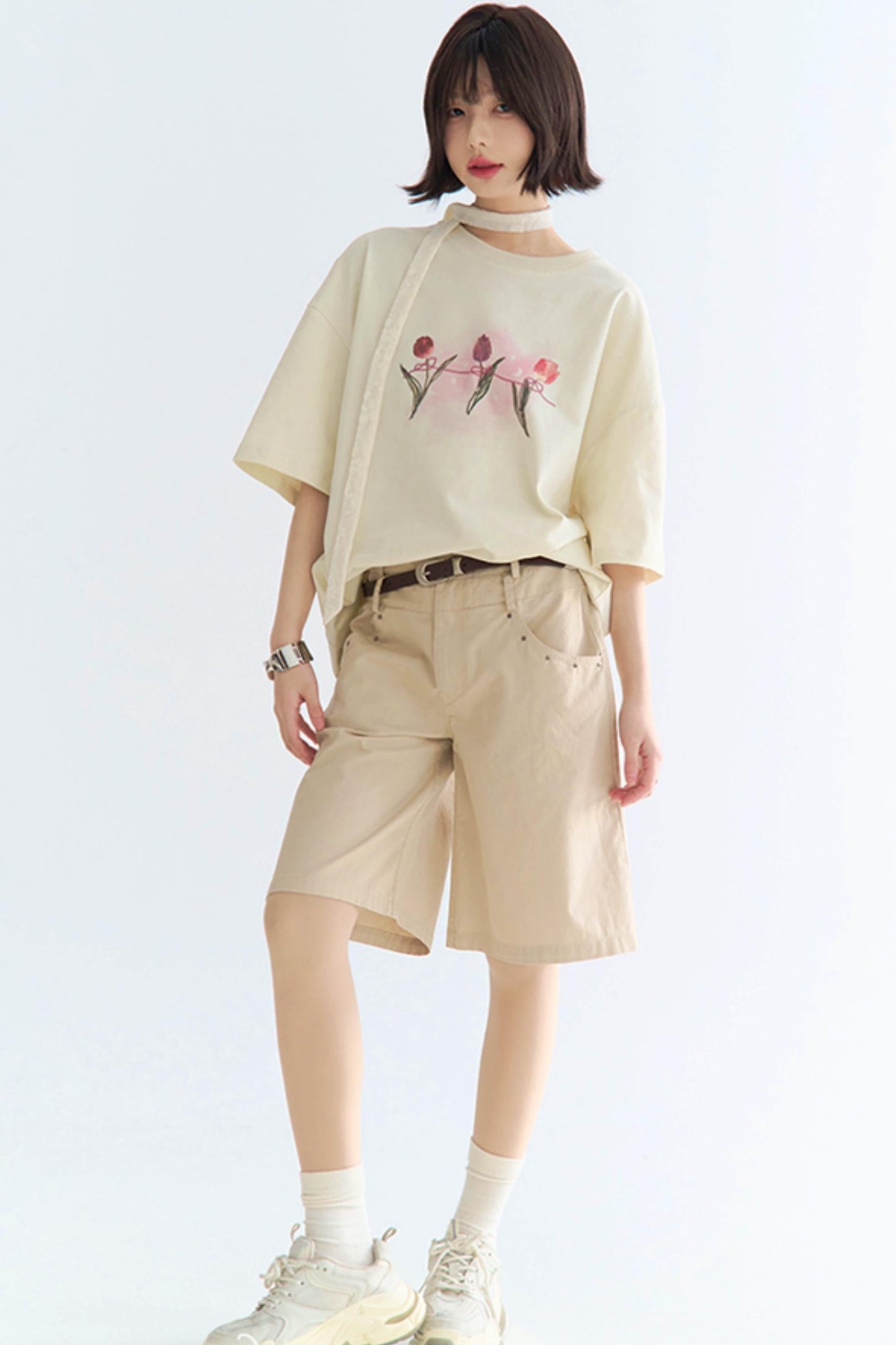 ミニマリストプリントTシャツ チューリップ