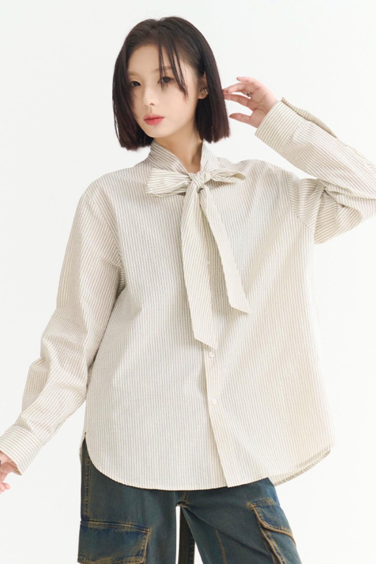 リラックスしたタイディテールシャツフィット