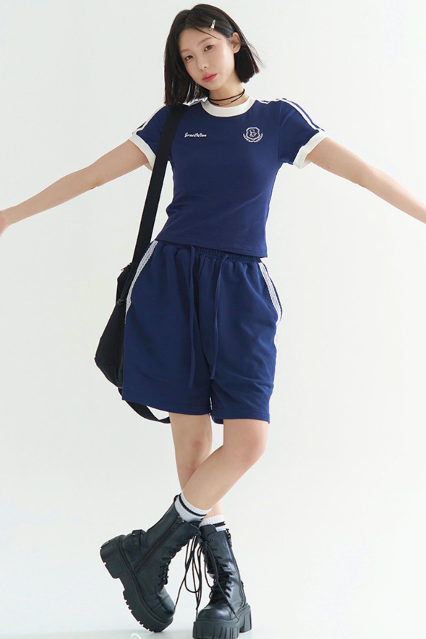 グラビティポジティブTシャツ ベアバッジプリント