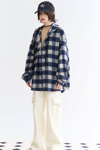 Schößchen-Kapuzenpullover mit Karomuster