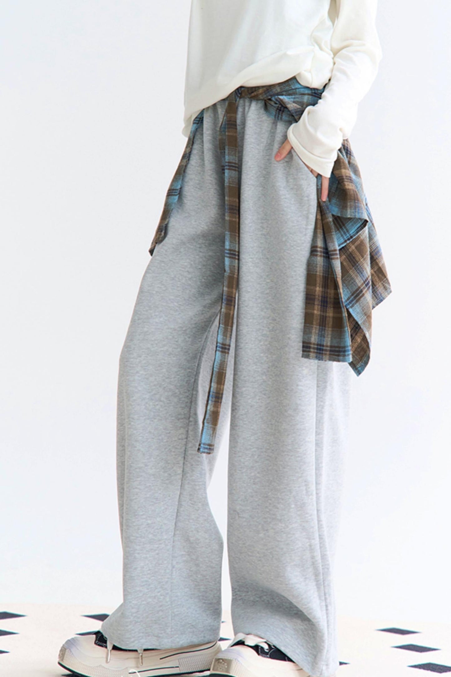 リラックスしたミニマリストスウェットパンツ