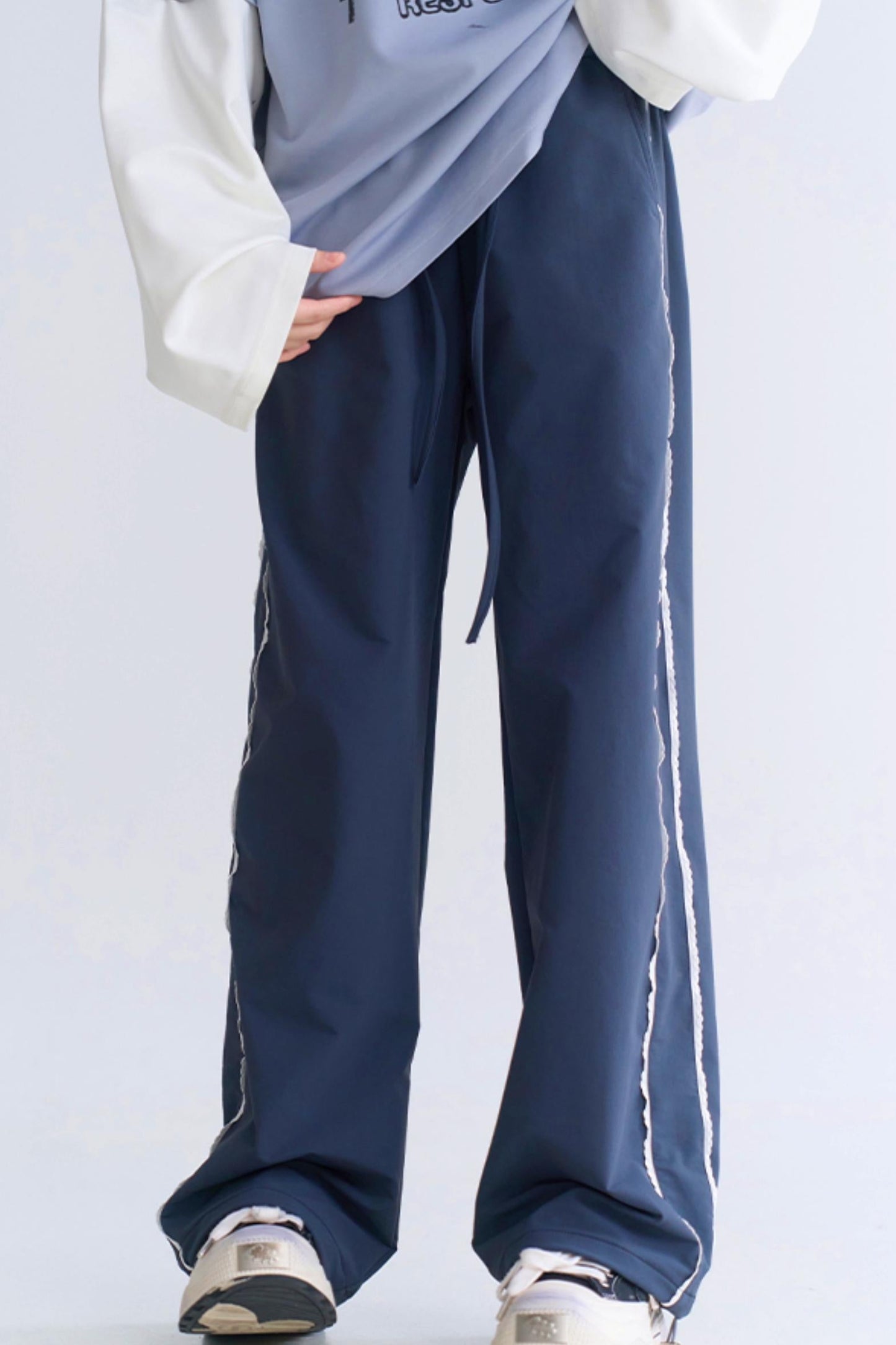 レーススタイルのスポーティカジュアルパンツ