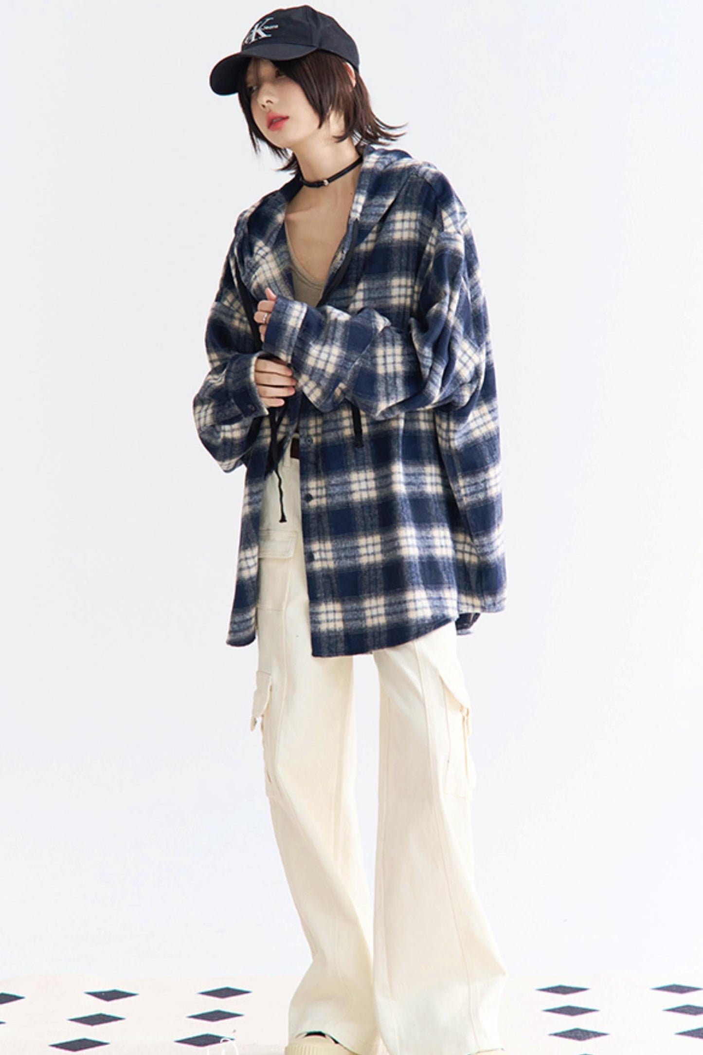 Schößchen-Kapuzenpullover mit Karomuster