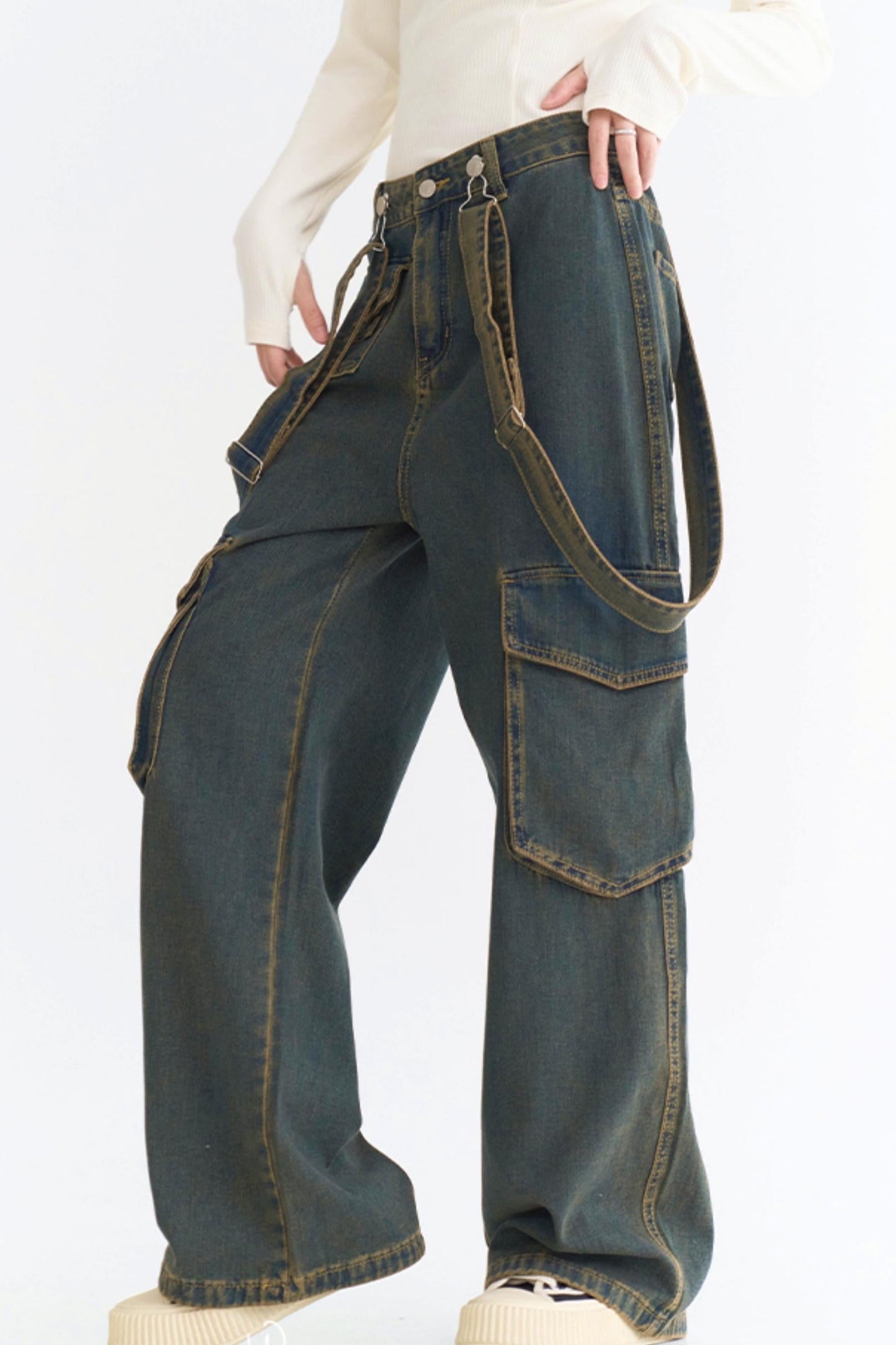 Jeans mit weitem Bein und Taschen