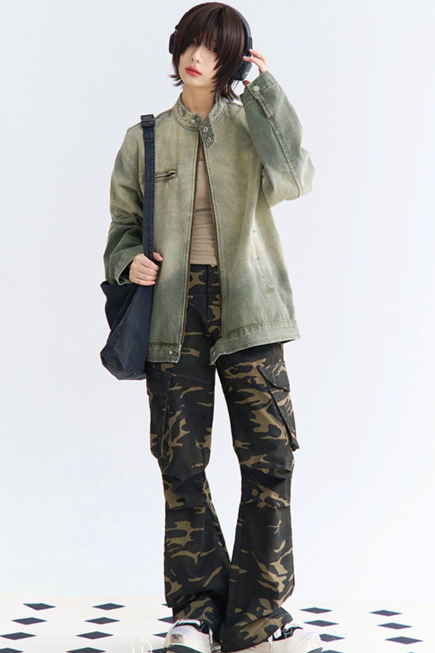 迷彩柄のリラックスパンツ