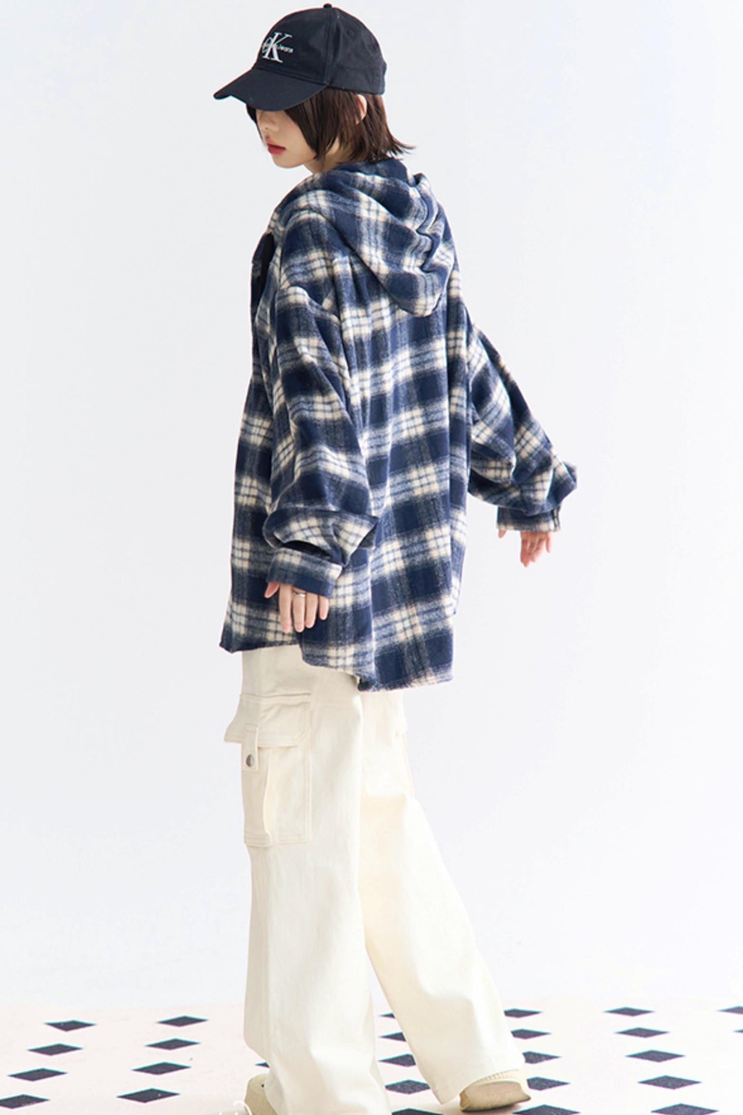 Schößchen-Kapuzenpullover mit Karomuster