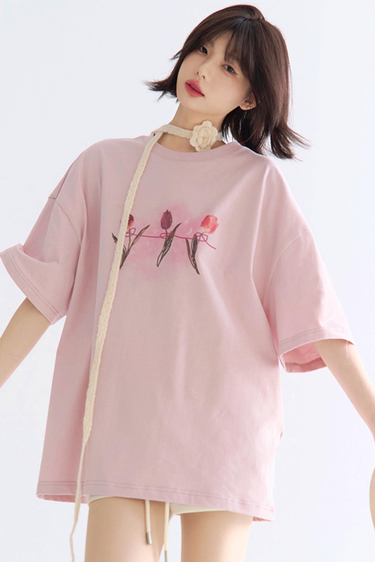 ミニマリストプリントTシャツ チューリップ