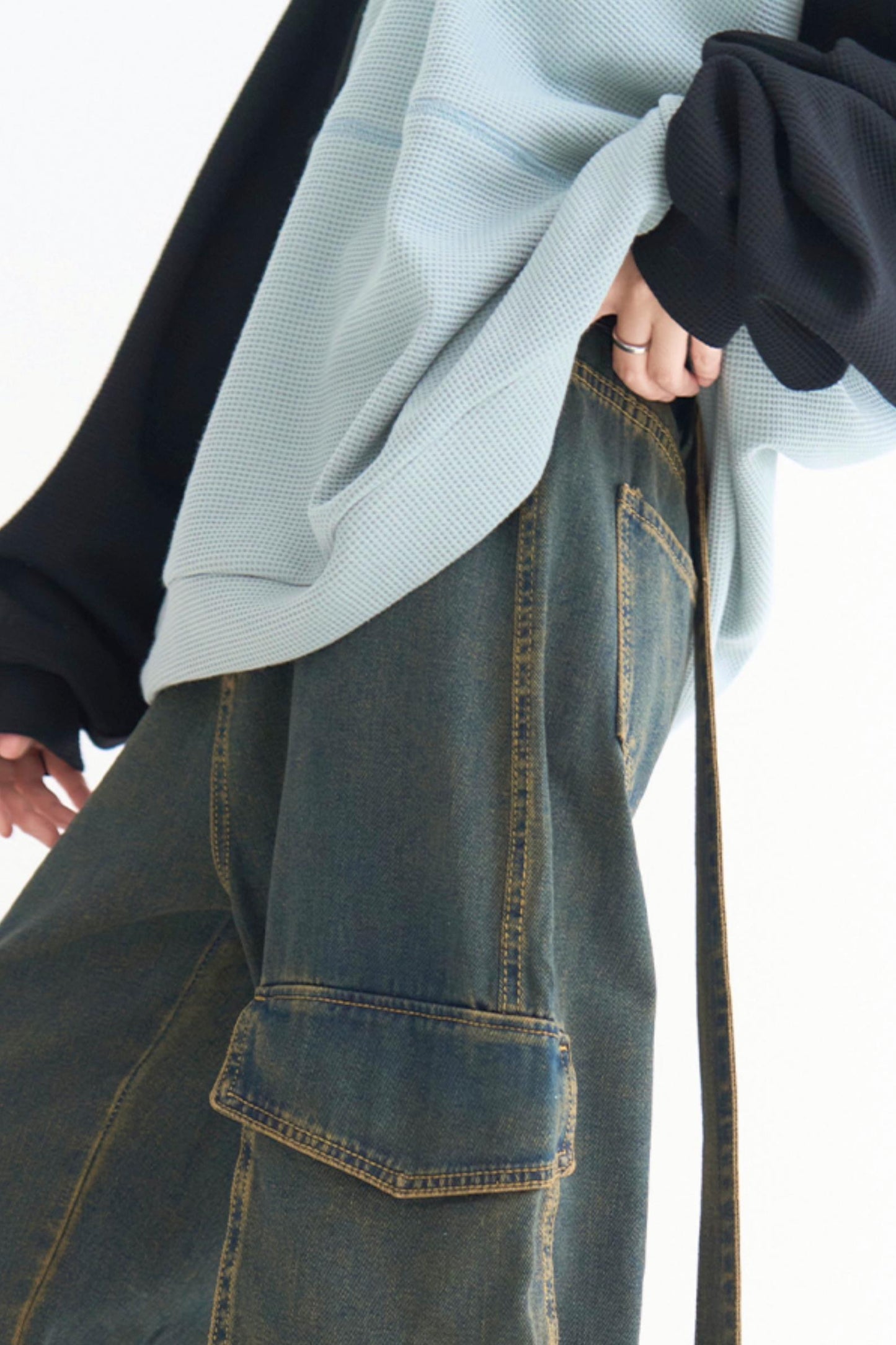 Jeans mit weitem Bein und Taschen