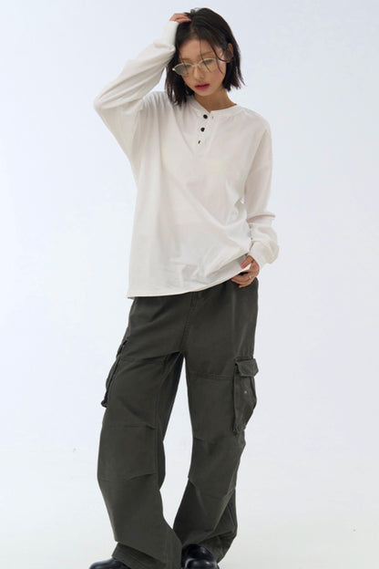 ミニマルなハーフボタンTシャツ