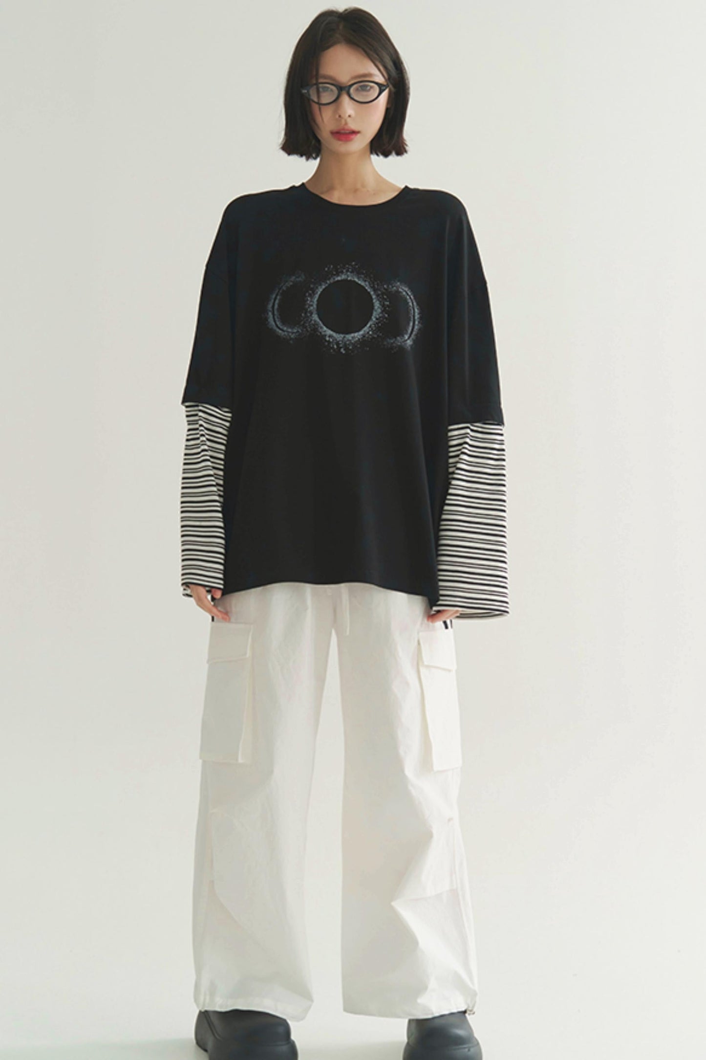 Locker geschnittene Hose mit mehreren Taschen