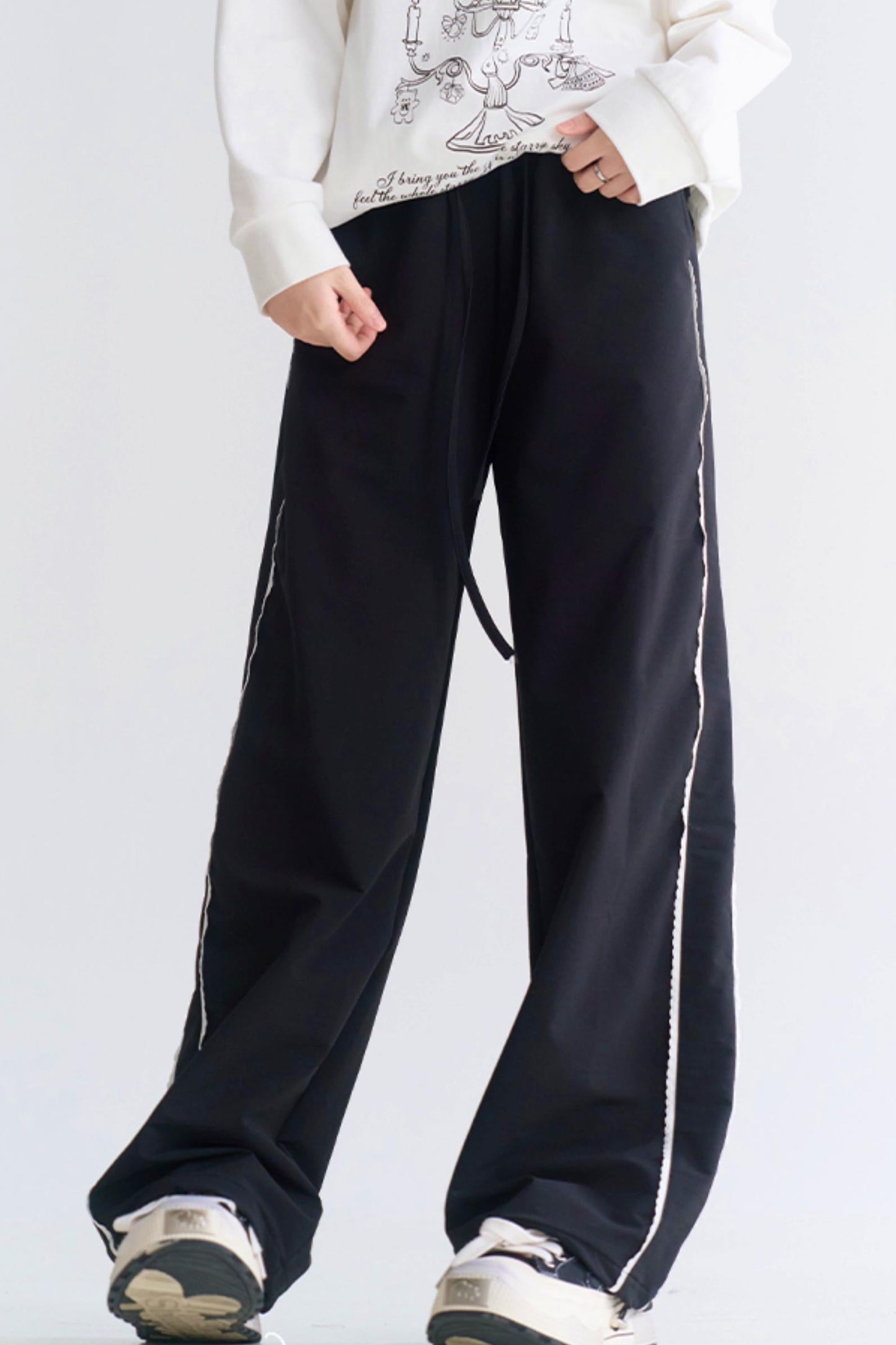 スポーティなレースのカジュアルスタイルパンツ