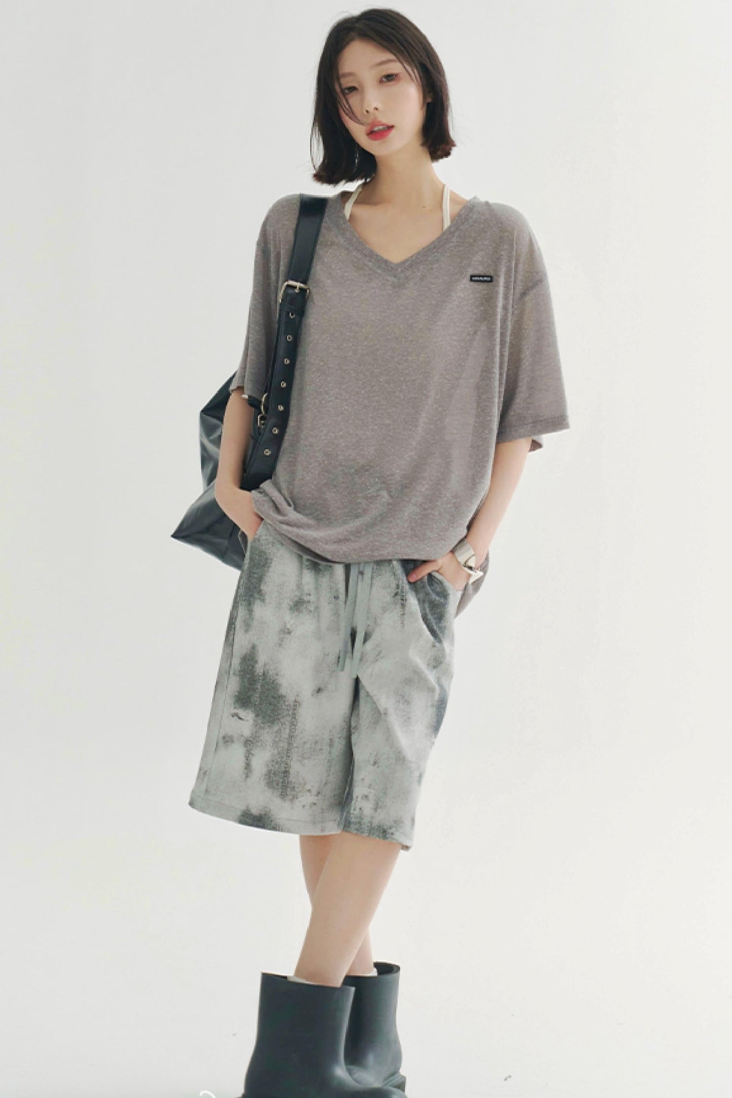 軽量シアーVネックTシャツ