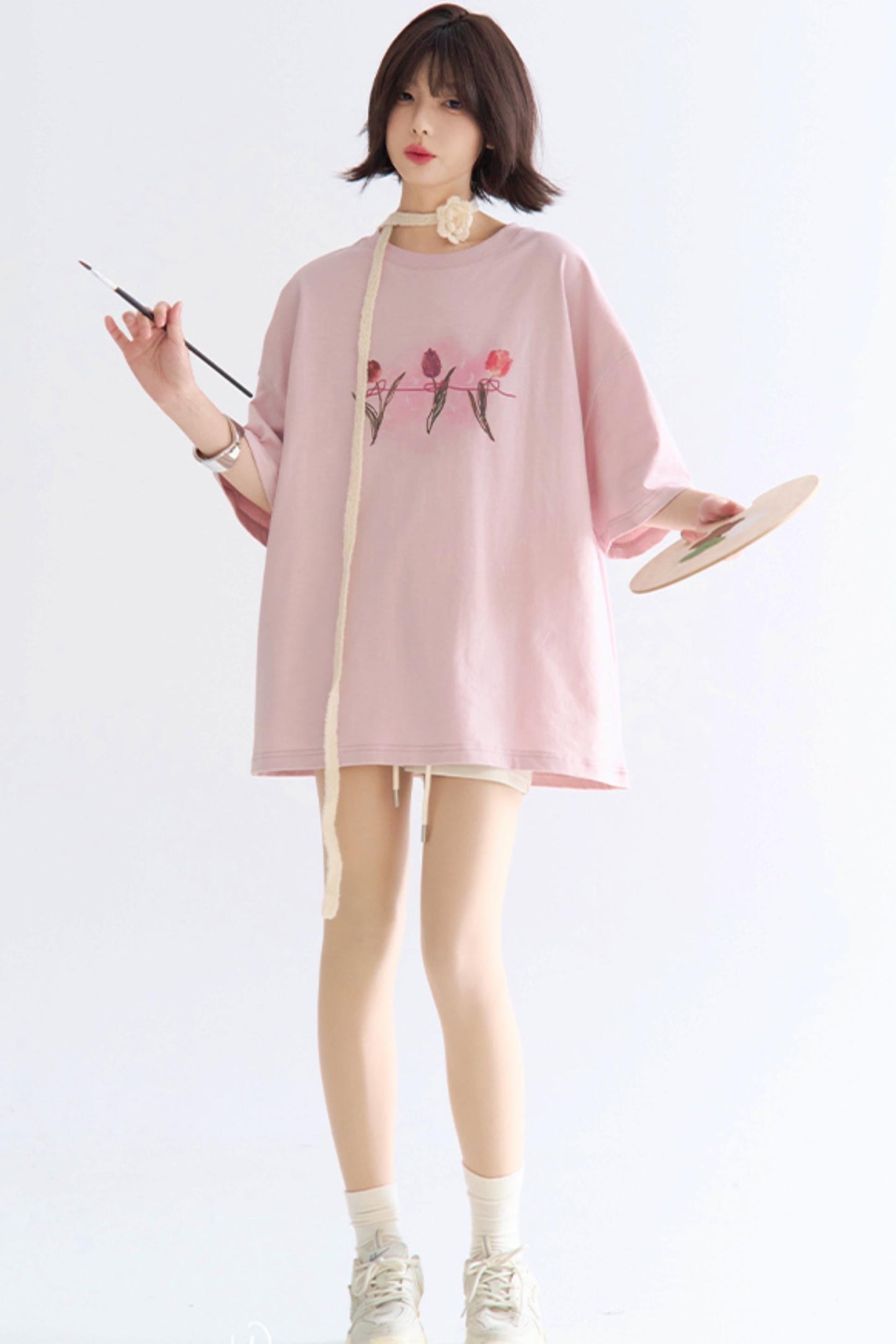 ミニマリストプリントTシャツ チューリップ