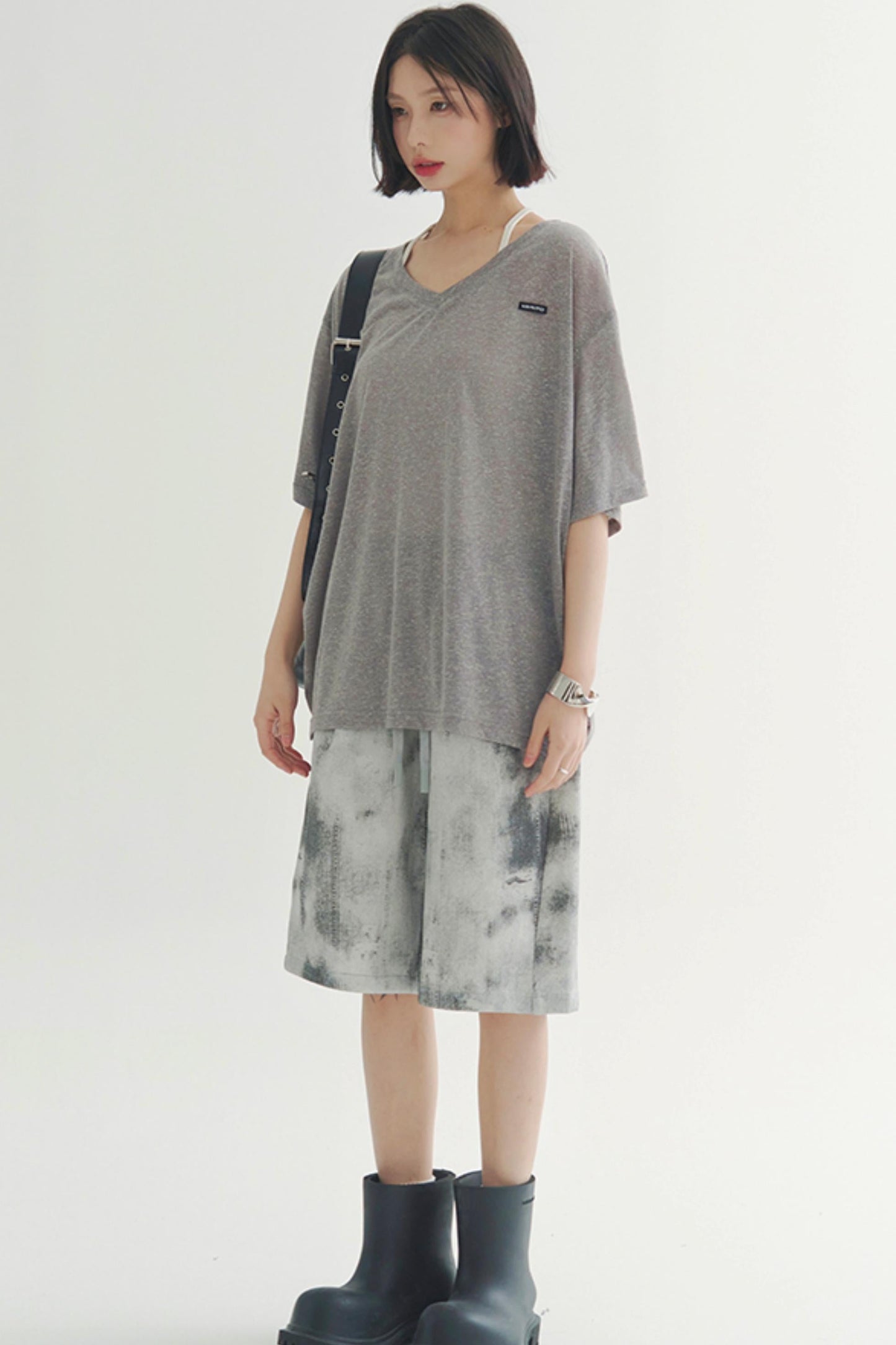 軽量シアーVネックTシャツ