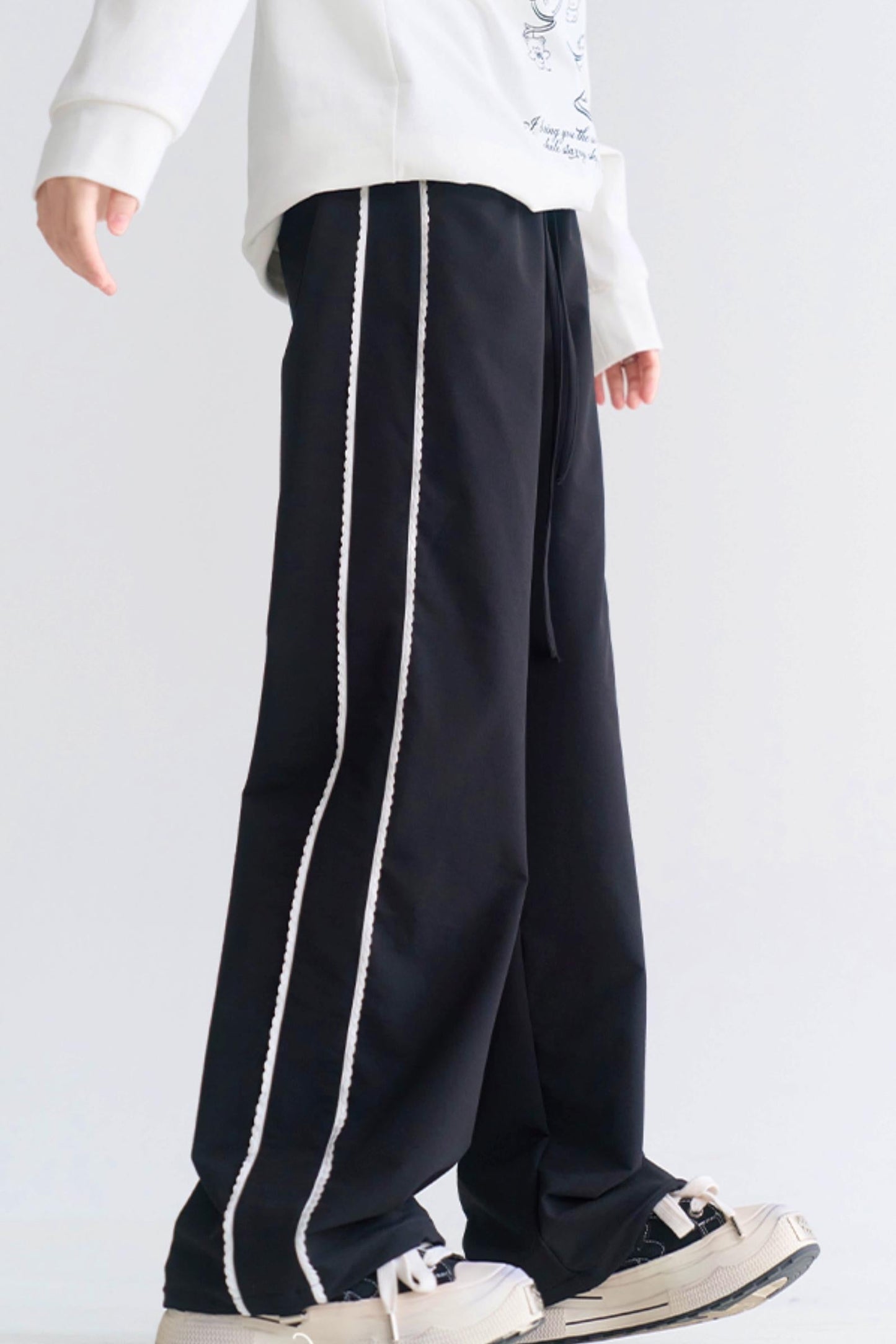 スポーティなレースのカジュアルスタイルパンツ