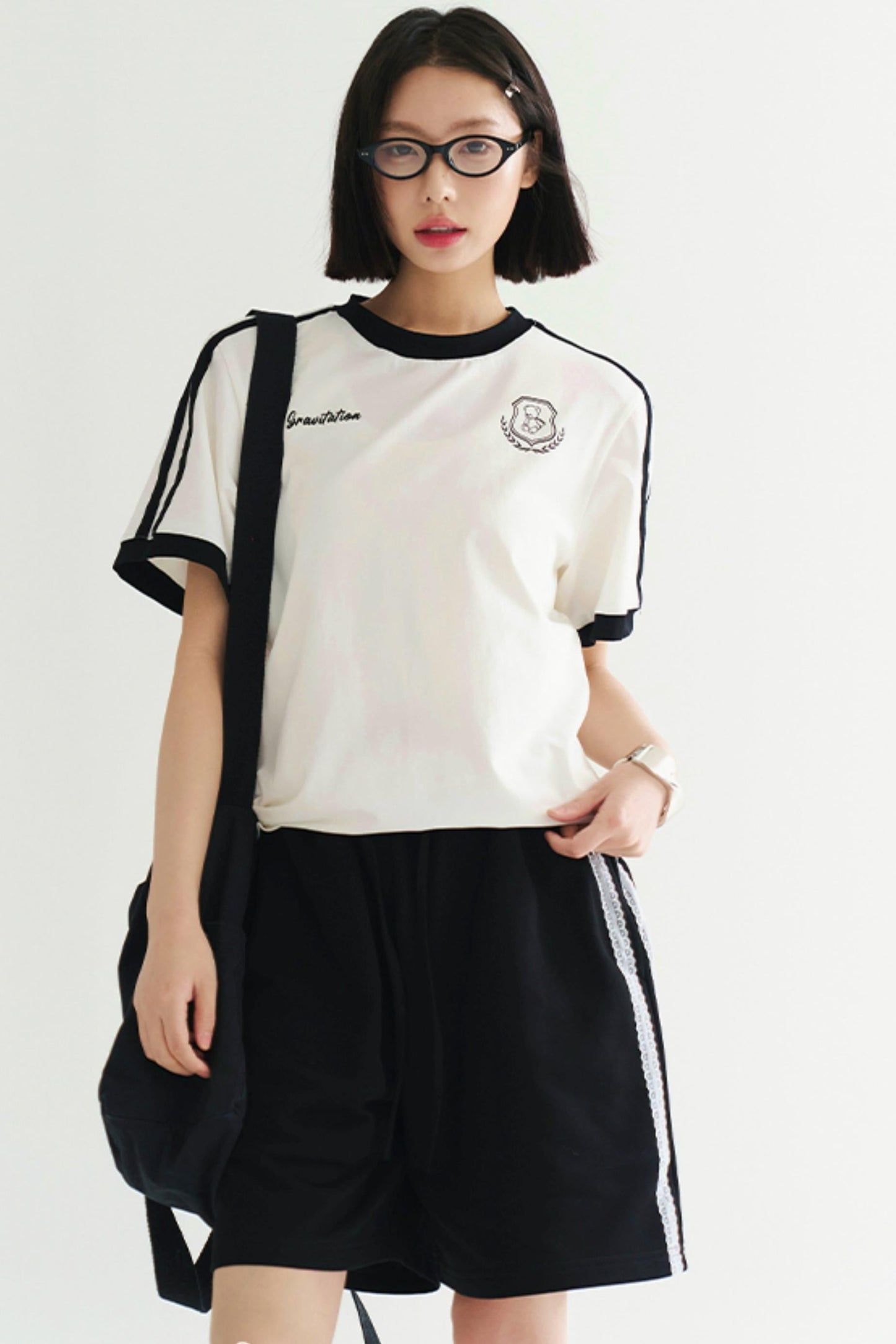 グラビティポジティブTシャツ ベアバッジプリント