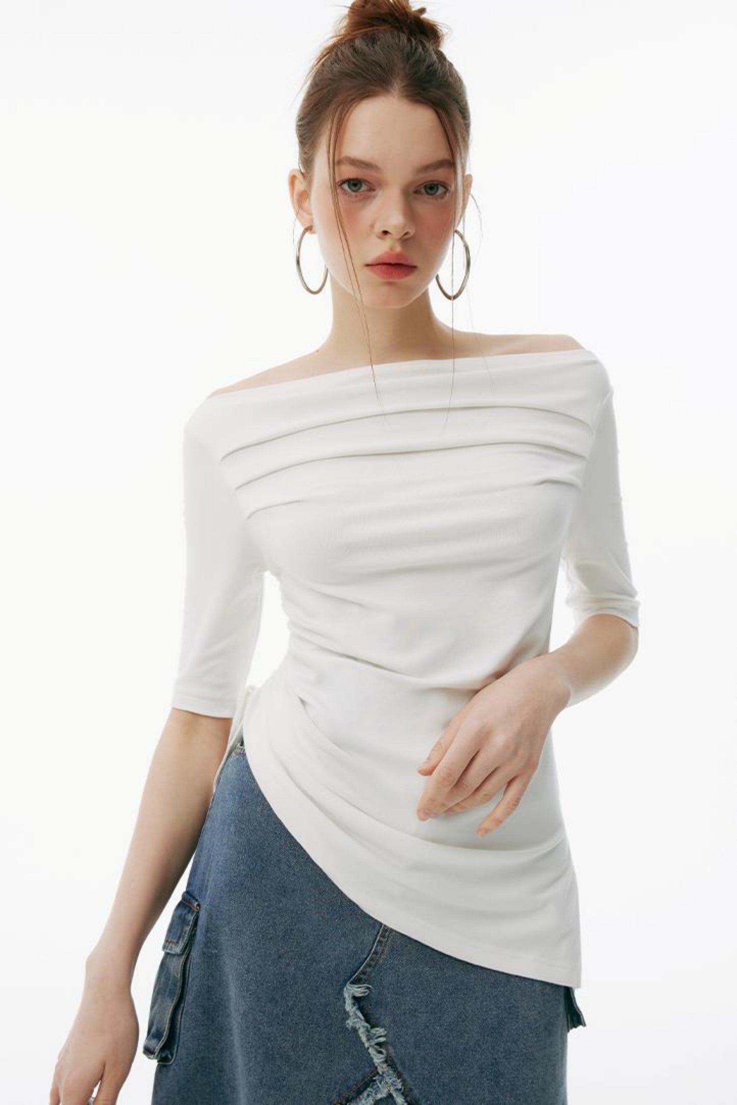 グレーのアップセットビスチェ